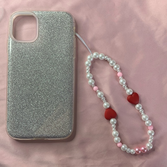 5/$20 (ENTIRE SHOP CLEARANCE) Beaded heart phone charm/phone strap ❤️ - Picture 1 of 1
